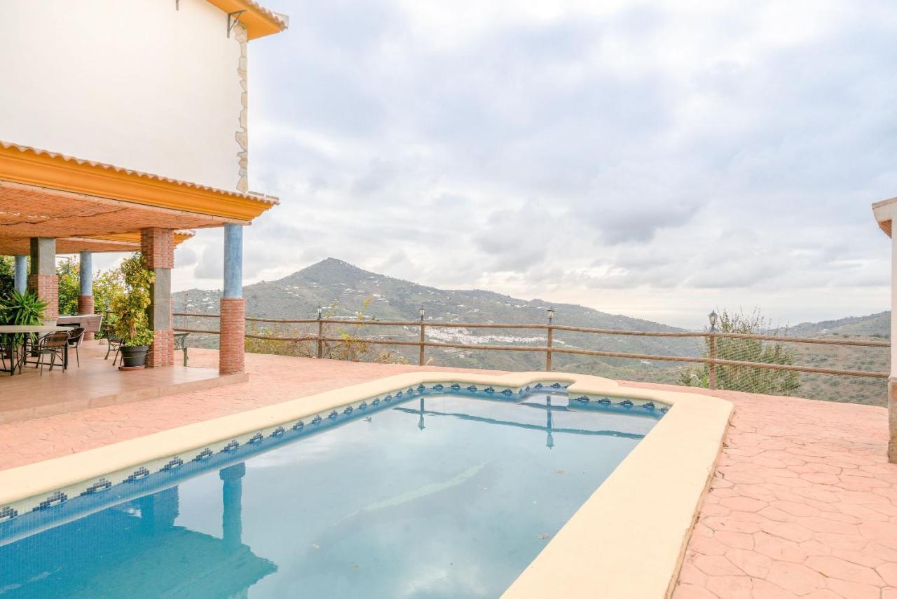 Cortijo La Encina Villa Sayalonga Ngoại thất bức ảnh